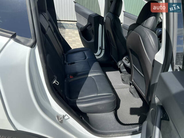 Белый Тесла Model Y, объемом двигателя 0 л и пробегом 108 тыс. км за 22800 $, фото 10 на Automoto.ua