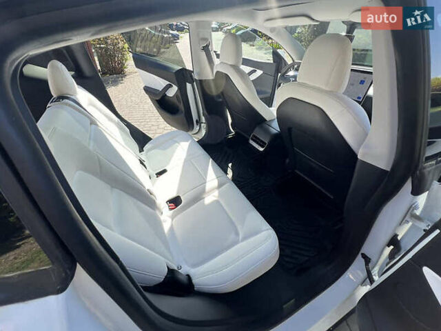 Білий Тесла Model Y, об'ємом двигуна 0 л та пробігом 77 тис. км за 21000 $, фото 15 на Automoto.ua
