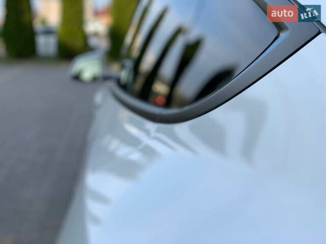 Белый Тесла Model Y, объемом двигателя 0 л и пробегом 35 тыс. км за 26500 $, фото 6 на Automoto.ua