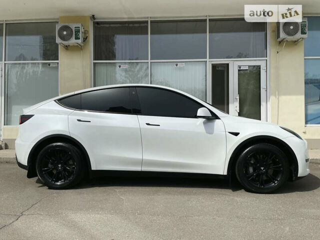 Белый Тесла Model Y, объемом двигателя 0 л и пробегом 23 тыс. км за 38500 $, фото 14 на Automoto.ua