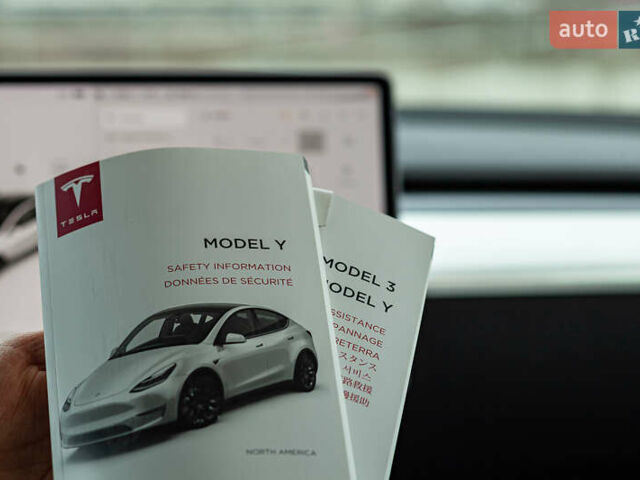 Белый Тесла Model Y, объемом двигателя 0 л и пробегом 17 тыс. км за 53900 $, фото 21 на Automoto.ua
