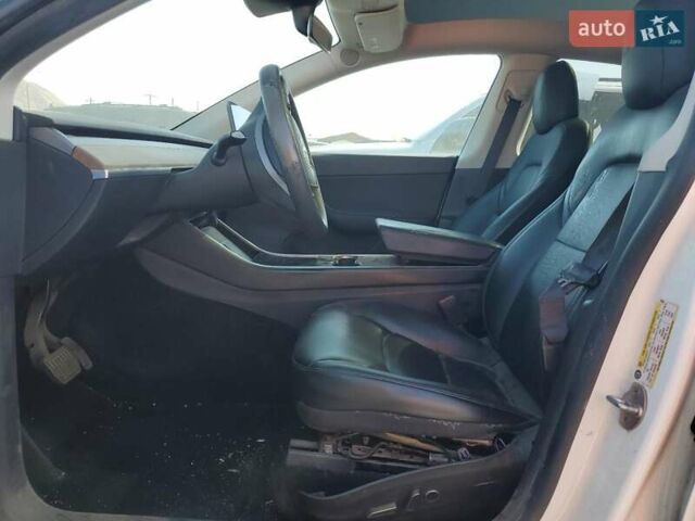 Белый Тесла Model Y, объемом двигателя 0 л и пробегом 93 тыс. км за 7200 $, фото 6 на Automoto.ua