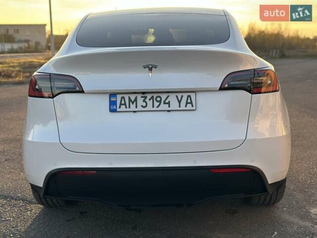 Білий Тесла Model Y, об'ємом двигуна 0 л та пробігом 40 тис. км за 29999 $, фото 5 на Automoto.ua