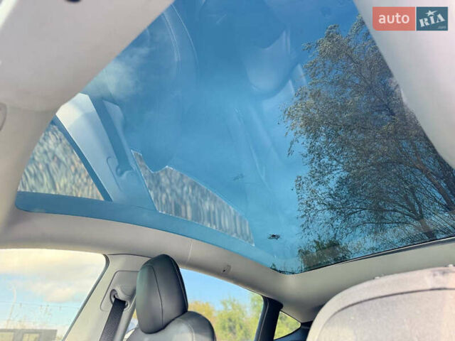 Білий Тесла Model Y, об'ємом двигуна 0 л та пробігом 70 тис. км за 14300 $, фото 8 на Automoto.ua