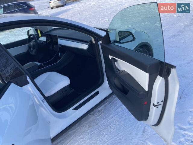 Белый Тесла Model Y, объемом двигателя 0 л и пробегом 40 тыс. км за 28500 $, фото 18 на Automoto.ua