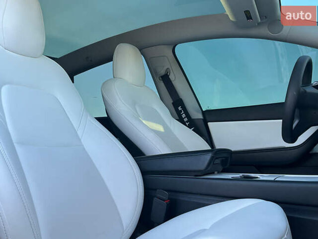 Белый Тесла Model Y, объемом двигателя 0 л и пробегом 73 тыс. км за 24800 $, фото 18 на Automoto.ua