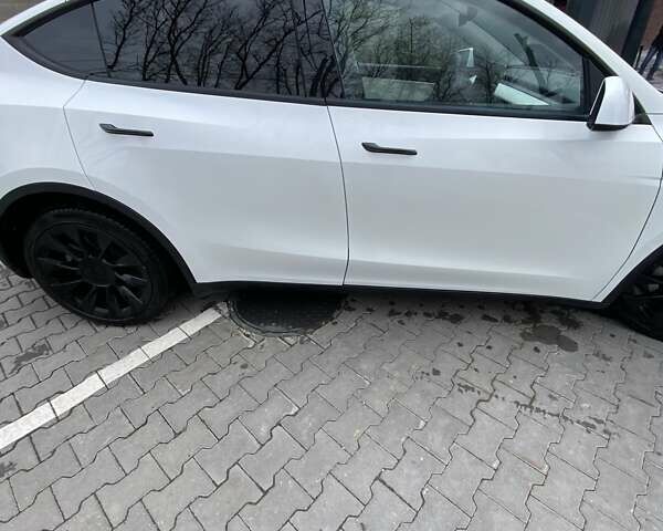 Білий Тесла Model Y, об'ємом двигуна 0 л та пробігом 21 тис. км за 19000 $, фото 15 на Automoto.ua