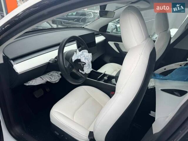 Белый Тесла Model Y, объемом двигателя 0 л и пробегом 98 тыс. км за 15000 $, фото 8 на Automoto.ua
