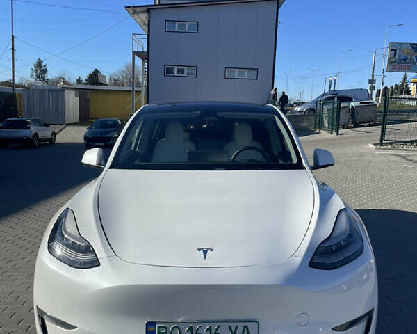 Белый Тесла Model Y, объемом двигателя 0 л и пробегом 158 тыс. км за 26000 $, фото 1 на Automoto.ua