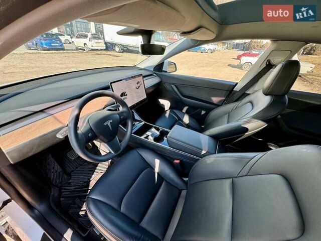 Белый Тесла Model Y, объемом двигателя 0 л и пробегом 30 тыс. км за 23500 $, фото 2 на Automoto.ua