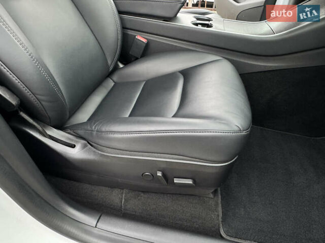 Белый Тесла Model Y, объемом двигателя 0 л и пробегом 77 тыс. км за 25000 $, фото 12 на Automoto.ua