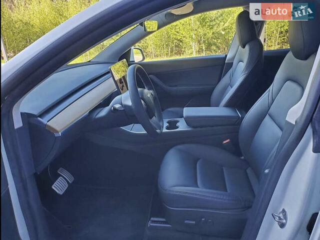 Белый Тесла Model Y, объемом двигателя 0 л и пробегом 9 тыс. км за 33333 $, фото 26 на Automoto.ua