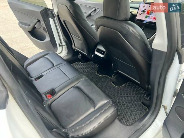 Білий Тесла Model Y, об'ємом двигуна 0 л та пробігом 67 тис. км за 25000 $, фото 10 на Automoto.ua