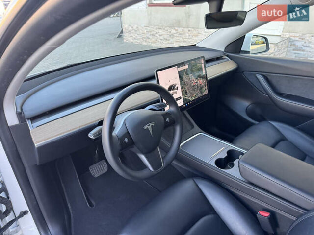 Белый Тесла Model Y, объемом двигателя 0 л и пробегом 110 тыс. км за 21500 $, фото 19 на Automoto.ua