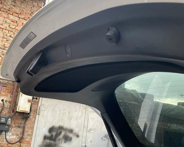 Білий Тесла Model Y, об'ємом двигуна 0 л та пробігом 21 тис. км за 19000 $, фото 42 на Automoto.ua