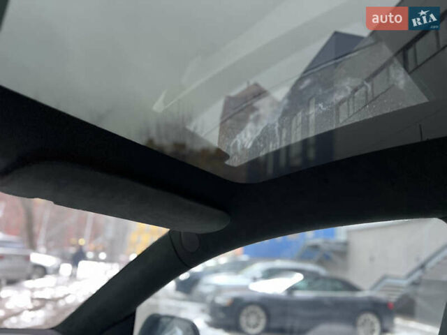Белый Тесла Model Y, объемом двигателя 0 л и пробегом 62 тыс. км за 30000 $, фото 1 на Automoto.ua