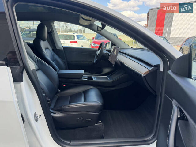 Белый Тесла Model Y, объемом двигателя 0 л и пробегом 108 тыс. км за 21300 $, фото 23 на Automoto.ua