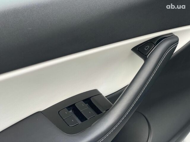 Белый Тесла Model Y, объемом двигателя 0 л и пробегом 46 тыс. км за 23490 $, фото 13 на Automoto.ua