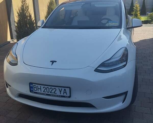Білий Тесла Model Y, об'ємом двигуна 0 л та пробігом 70 тис. км за 26500 $, фото 1 на Automoto.ua