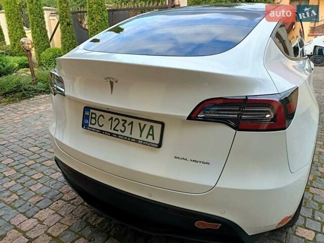 Білий Тесла Model Y, об'ємом двигуна 0 л та пробігом 65 тис. км за 28000 $, фото 3 на Automoto.ua
