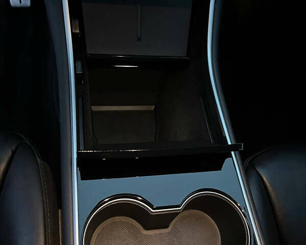 Білий Тесла Model Y, об'ємом двигуна 0 л та пробігом 97 тис. км за 28900 $, фото 18 на Automoto.ua