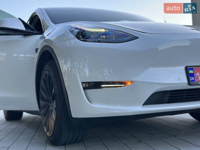 Белый Тесла Model Y, объемом двигателя 0 л и пробегом 118 тыс. км за 21700 $, фото 48 на Automoto.ua