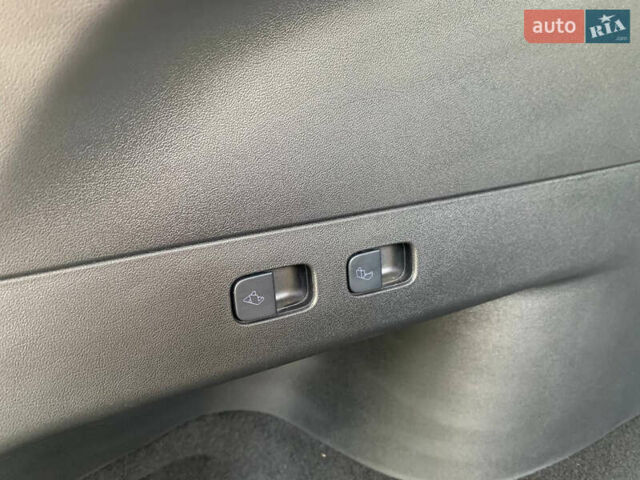 Белый Тесла Model Y, объемом двигателя 0 л и пробегом 35 тыс. км за 26500 $, фото 34 на Automoto.ua