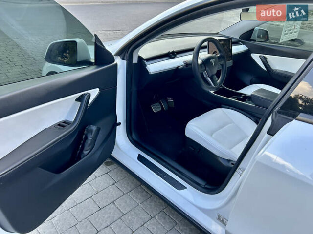Белый Тесла Model Y, объемом двигателя 0 л и пробегом 47 тыс. км за 22500 $, фото 5 на Automoto.ua