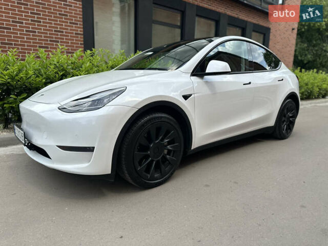 Белый Тесла Model Y, объемом двигателя 0 л и пробегом 53 тыс. км за 23500 $, фото 2 на Automoto.ua