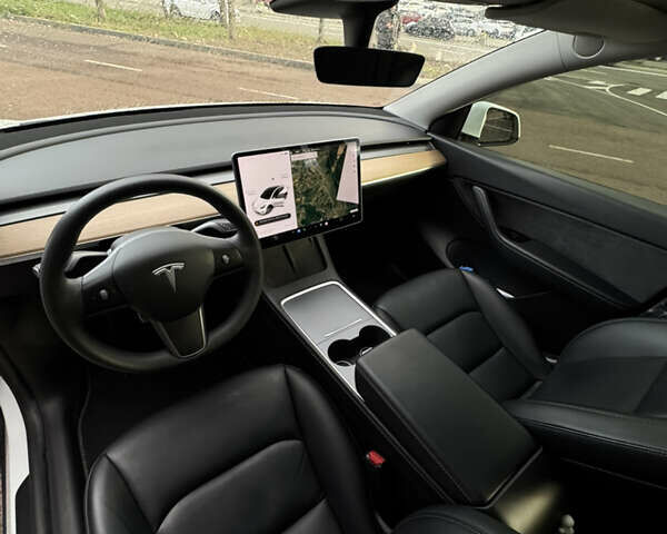 Белый Тесла Model Y, объемом двигателя 0 л и пробегом 75 тыс. км за 21800 $, фото 10 на Automoto.ua