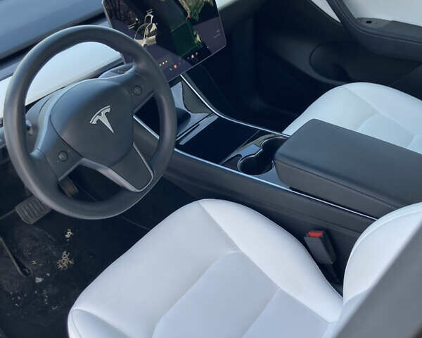 Белый Тесла Model Y, объемом двигателя 0 л и пробегом 40 тыс. км за 28500 $, фото 13 на Automoto.ua