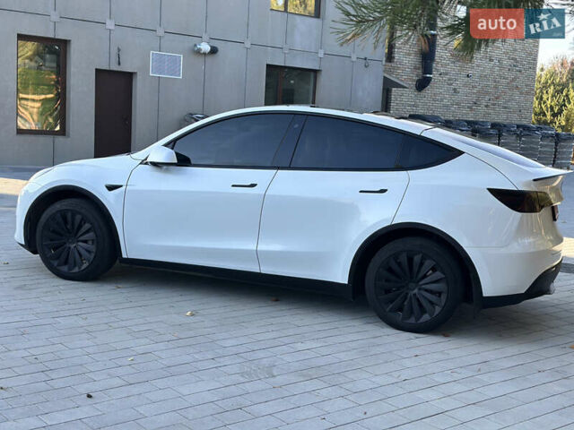 Белый Тесла Model Y, объемом двигателя 0 л и пробегом 118 тыс. км за 21700 $, фото 17 на Automoto.ua