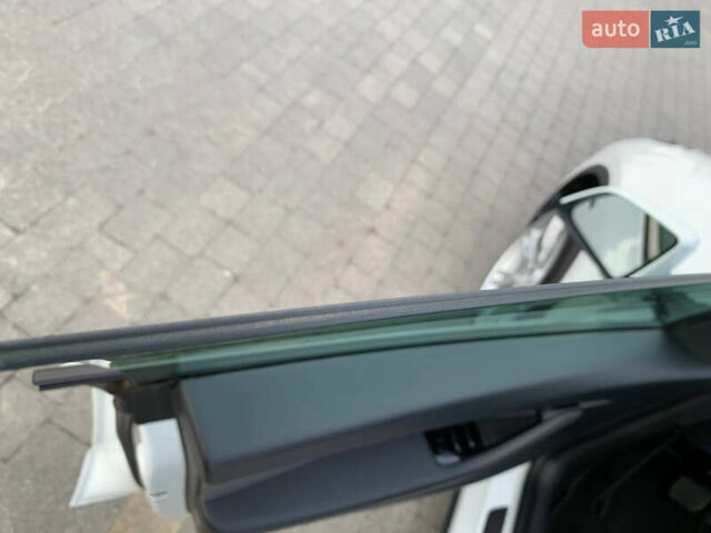 Белый Тесла Model Y, объемом двигателя 0 л и пробегом 35 тыс. км за 26500 $, фото 29 на Automoto.ua