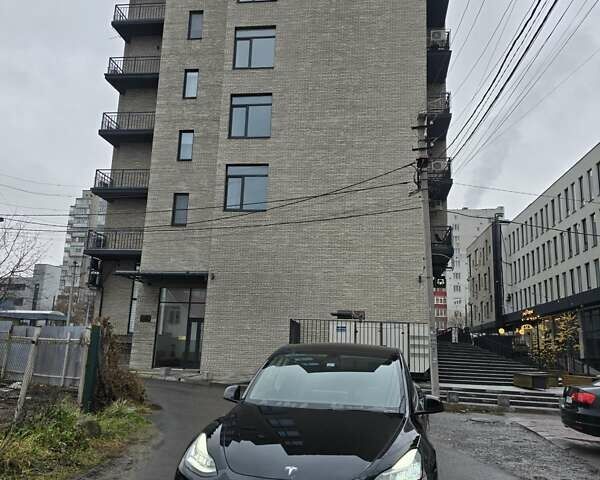 Білий Тесла Model Y, об'ємом двигуна 0 л та пробігом 75 тис. км за 20600 $, фото 1 на Automoto.ua