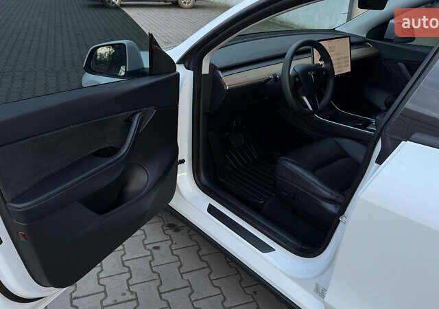 Білий Тесла Model Y, об'ємом двигуна 0 л та пробігом 187 тис. км за 18900 $, фото 17 на Automoto.ua