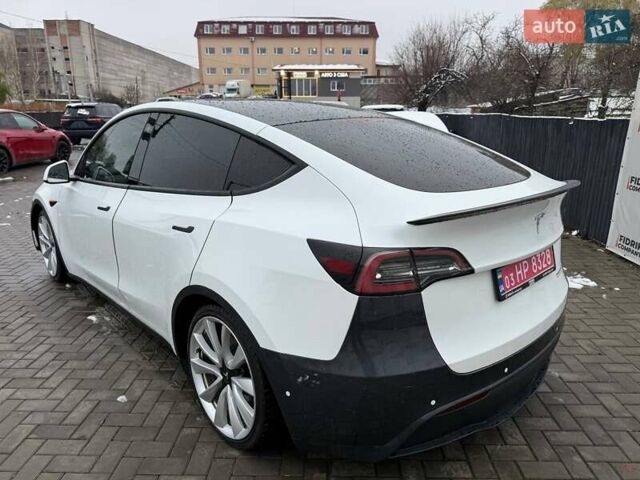 Белый Тесла Model Y, объемом двигателя 0 л и пробегом 142 тыс. км за 18800 $, фото 1 на Automoto.ua