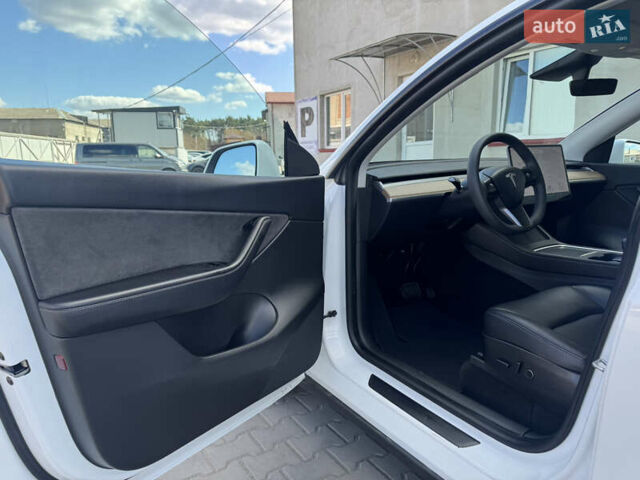 Белый Тесла Model Y, объемом двигателя 0 л и пробегом 108 тыс. км за 21300 $, фото 14 на Automoto.ua