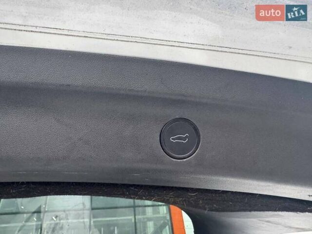 Белый Тесла Model Y, объемом двигателя 0 л и пробегом 98 тыс. км за 15000 $, фото 12 на Automoto.ua