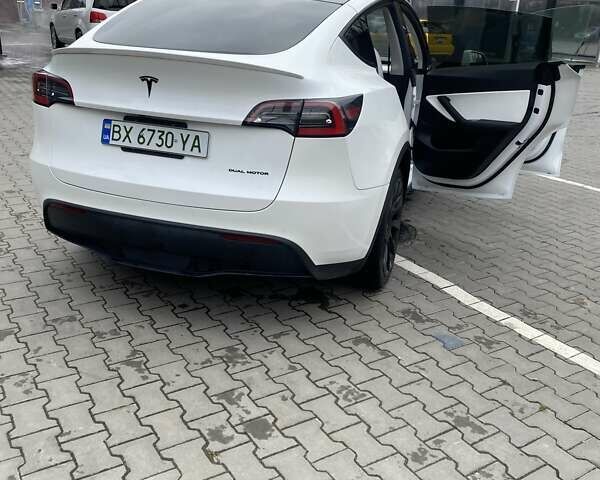Білий Тесла Model Y, об'ємом двигуна 0 л та пробігом 21 тис. км за 19000 $, фото 9 на Automoto.ua