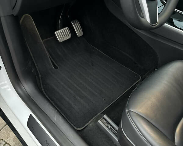 Белый Тесла Model Y, объемом двигателя 0 л и пробегом 85 тыс. км за 22000 $, фото 16 на Automoto.ua