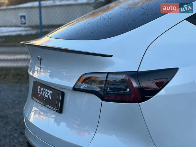 Белый Тесла Model Y, объемом двигателя 0 л и пробегом 55 тыс. км за 23490 $, фото 7 на Automoto.ua