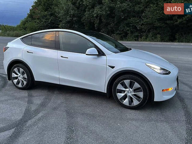 Белый Тесла Model Y, объемом двигателя 0 л и пробегом 45 тыс. км за 19500 $, фото 2 на Automoto.ua