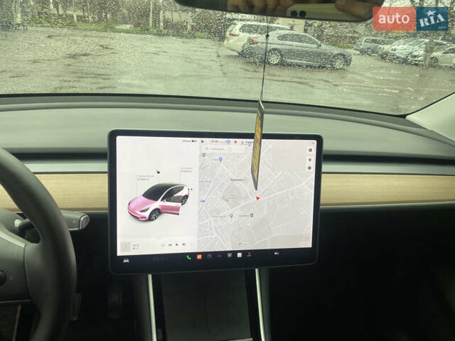 Білий Тесла Model Y, об'ємом двигуна 0 л та пробігом 70 тис. км за 24500 $, фото 16 на Automoto.ua