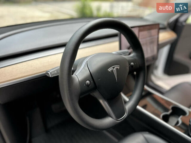 Белый Тесла Model Y, объемом двигателя 0 л и пробегом 53 тыс. км за 23500 $, фото 38 на Automoto.ua