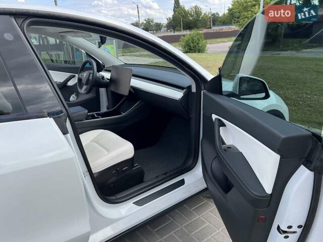 Білий Тесла Model Y, об'ємом двигуна 0 л та пробігом 100 тис. км за 22500 $, фото 9 на Automoto.ua