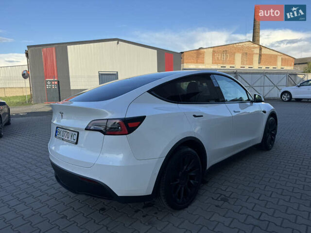 Белый Тесла Model Y, объемом двигателя 0 л и пробегом 110 тыс. км за 21500 $, фото 4 на Automoto.ua