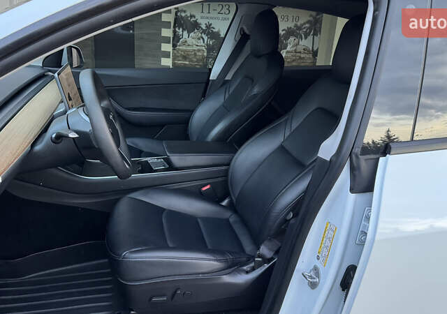 Білий Тесла Model Y, об'ємом двигуна 0 л та пробігом 187 тис. км за 18900 $, фото 19 на Automoto.ua