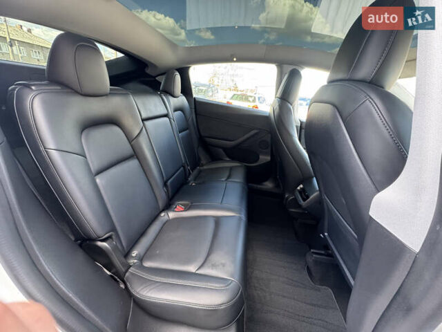 Белый Тесла Model Y, объемом двигателя 0 л и пробегом 108 тыс. км за 21300 $, фото 35 на Automoto.ua