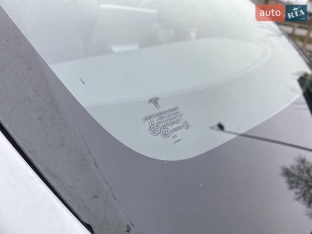 Белый Тесла Model Y, объемом двигателя 0 л и пробегом 105 тыс. км за 22500 $, фото 15 на Automoto.ua