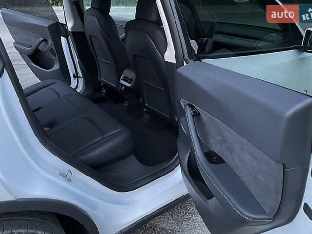 Белый Тесла Model Y, объемом двигателя 0 л и пробегом 45 тыс. км за 19500 $, фото 12 на Automoto.ua